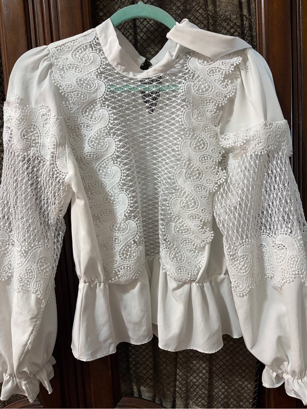 Storia White Lace Mesh Puff Sleeve Blouse